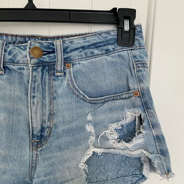 American Eagle women’s light wash blue denim‎ ripped hi-rise festival shorts 4 - Image 2