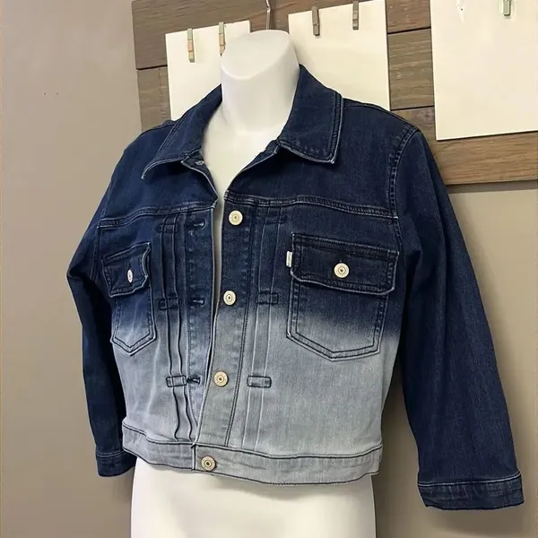 Levi’s Strauss & Co Blue Ombré Cropped 3/4 Sleeve Jean Button Down Jacket- Large - Image 3