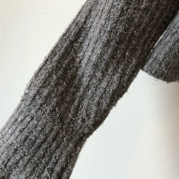 Abercrombie and Fitch Grey Crew Neck Cardigan Size M - Image 6