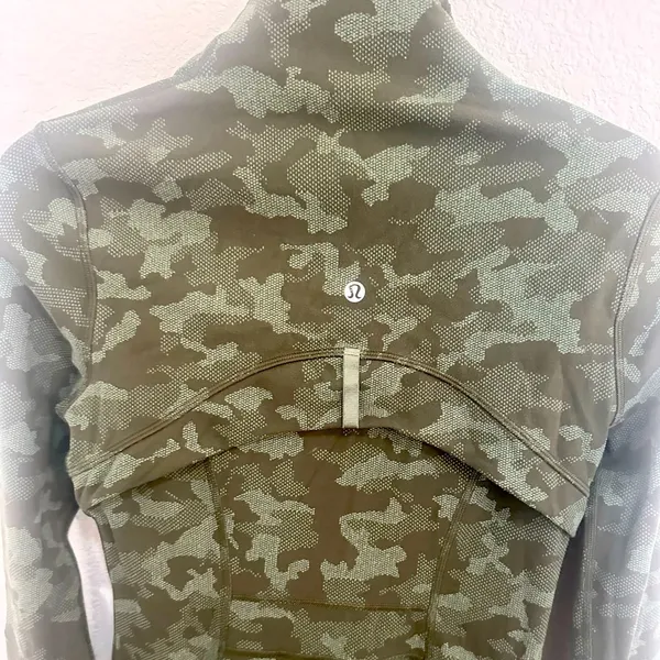 Lululemon Define Jacket Heritage Camo Dark Olive Green Twill Size 6 RARE - Image 10