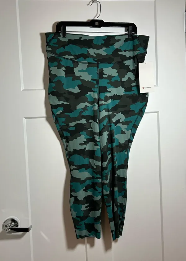 Lululemon plus size 18 walking/running tights - Image 7