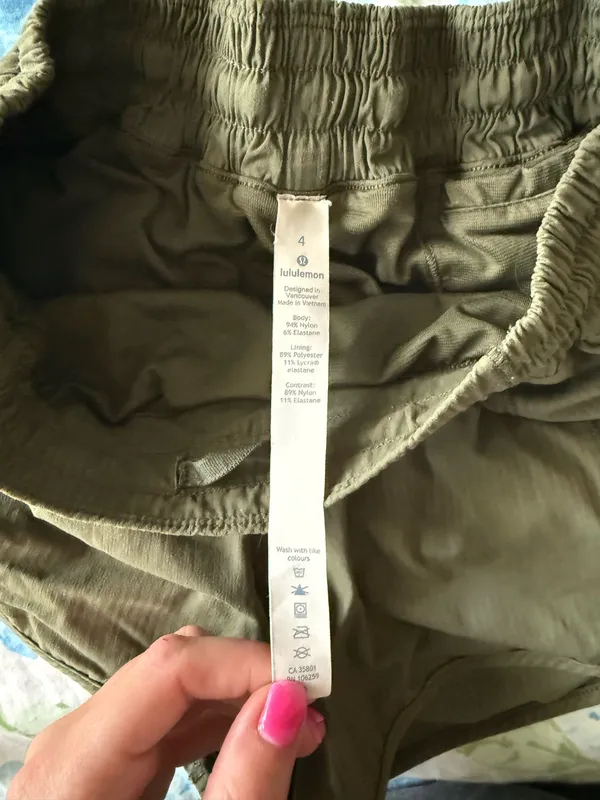 Lululemon Shorts 2.5" - Image 4