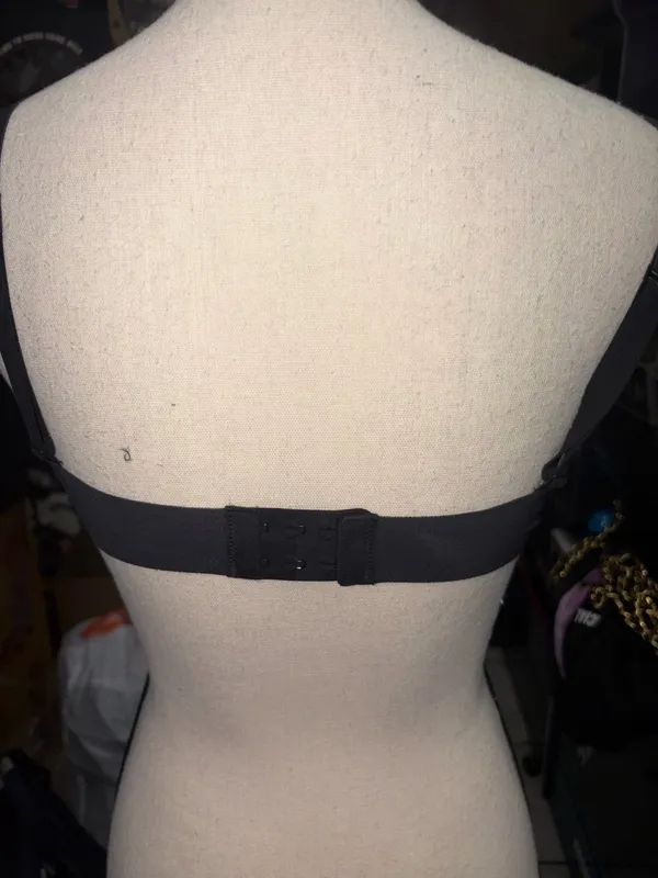 Skims bra size small - Image 3