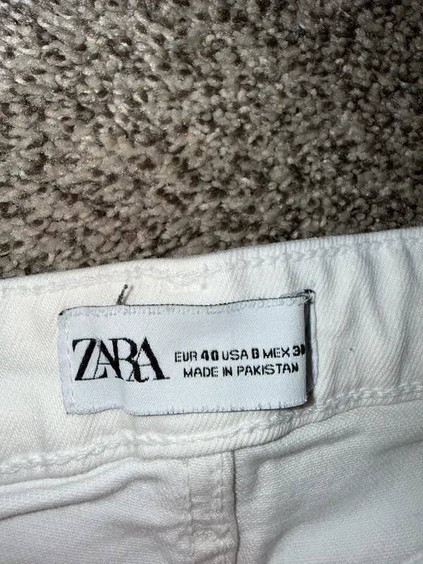 Zara High-Rise White Raw Hem Wide Leg Jeans - Image 3