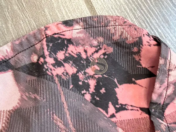 lululemon athletica Pink and Black Printed Speed Shorts 2.5” size 6 HTF - Image 3