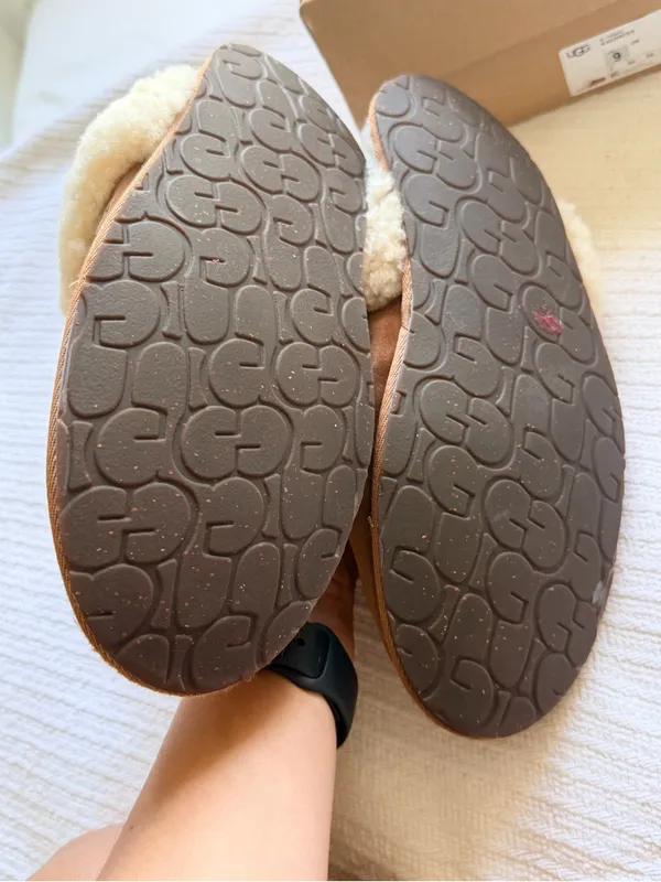UGG Slippers Size 9 - Image 6