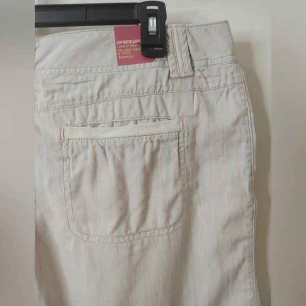 Mossimo Supply Co.‎ Beige Bermuda Shorts Size 11 / L - Image 9