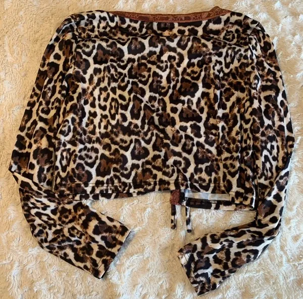 Cheetah Tie Front Crop With Lace Detail - Image 4