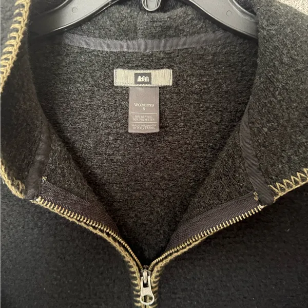 Rei Womens Size Small ful zip black‎ hooded jacket italian fabric - Image 9