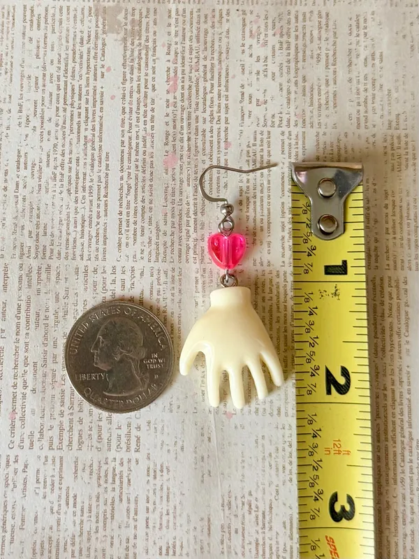 Handmade hand heart unique funky cute dangle earrings🌀✋💚 - Image 5
