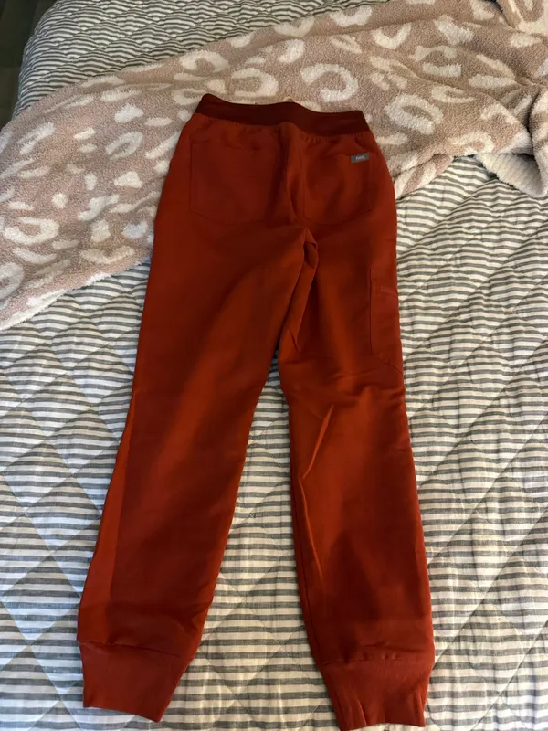 Figs high waisted Zamora joggers petite  - Image 4
