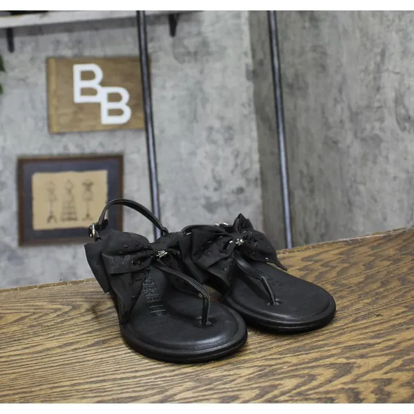 NWT Karl Lagerfeld Paris Womens Cristi Studded Bow Thong Sandal Slide Black 9M - Image 5