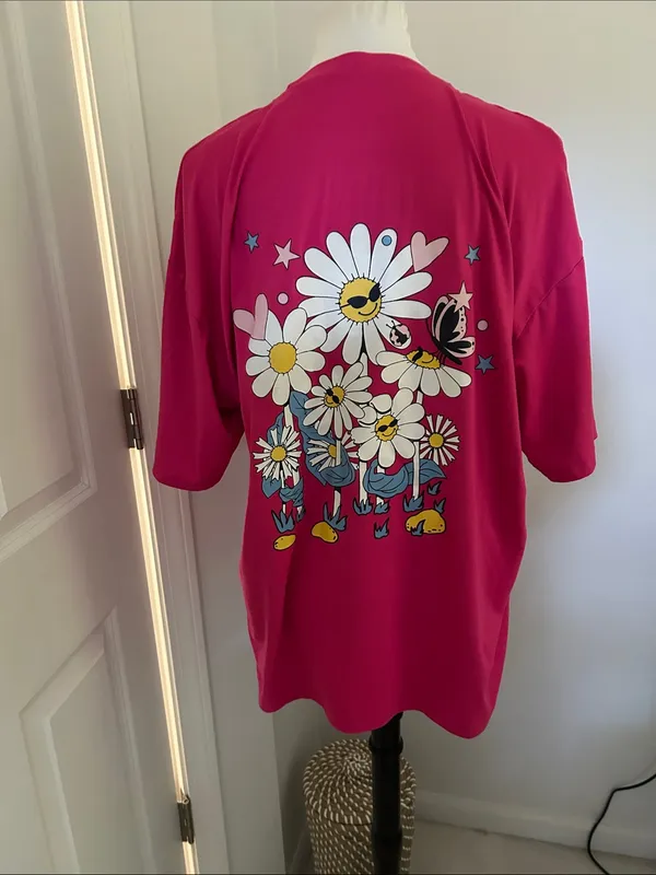 😄 Vibrant Pink Oversized Happy Daisies Short Sleeve Shirt - Image 3