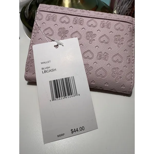 Luv Betsey by‎ Betsey Johnson Blush Pink Embossed Heart Bow Wallet LBCASH NWT - Image 3