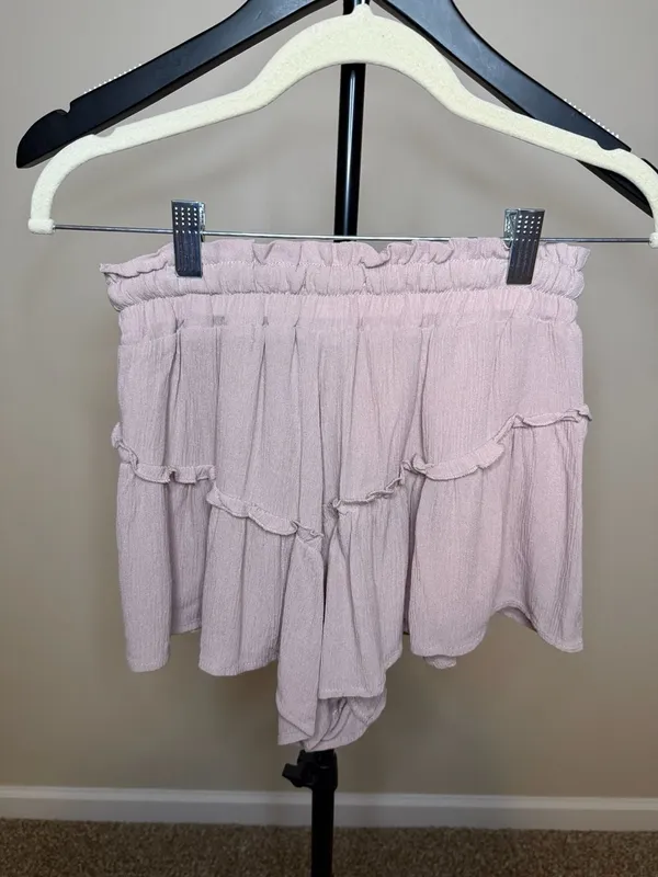 Sincerely Jules‎ Women's Pink Ruffled Tie-Waist Shorts size-S - Image 2