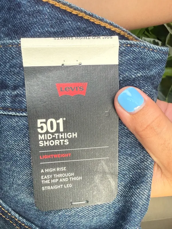 NWT Levi's 501 Mid Thigh Shorts Size 30 - Image 5