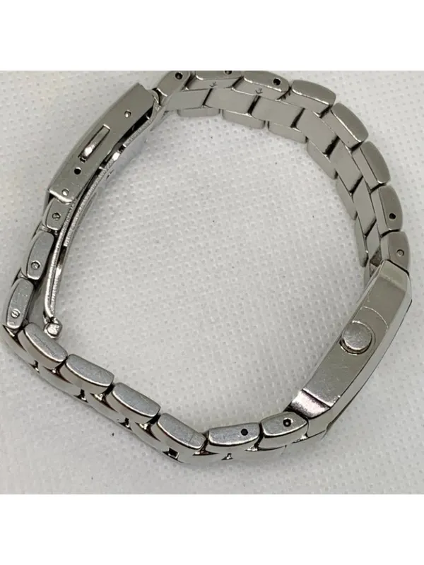 Vintage guess steel women watch silver tone 21mm quartz links 6.5” running - Image 9