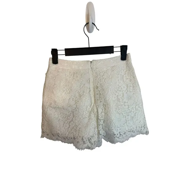 Aviva On Earth White Floral Lace Shorts - Image 2