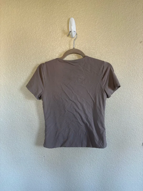 Brown Simple Tee Size M - Image 3