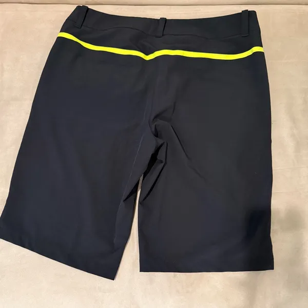 Nike Women’s Athletic Golf Shorts in‎ Black with Yellow Highlights Size 8 - Image 2