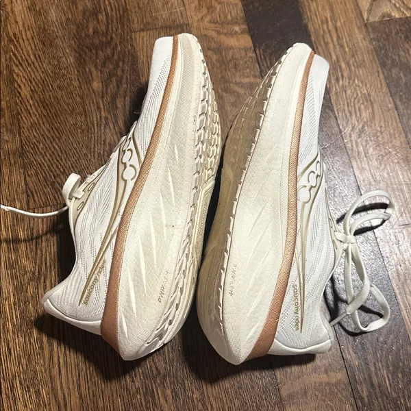 Saucony WOMEN'S RIDE 18 Vanilla Size 6 - Image 3