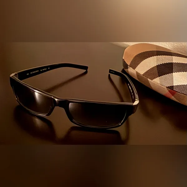 Burberry Polarized Sunglasses 8375/S Black Designer Sunnies Authentic + Case - Image 2