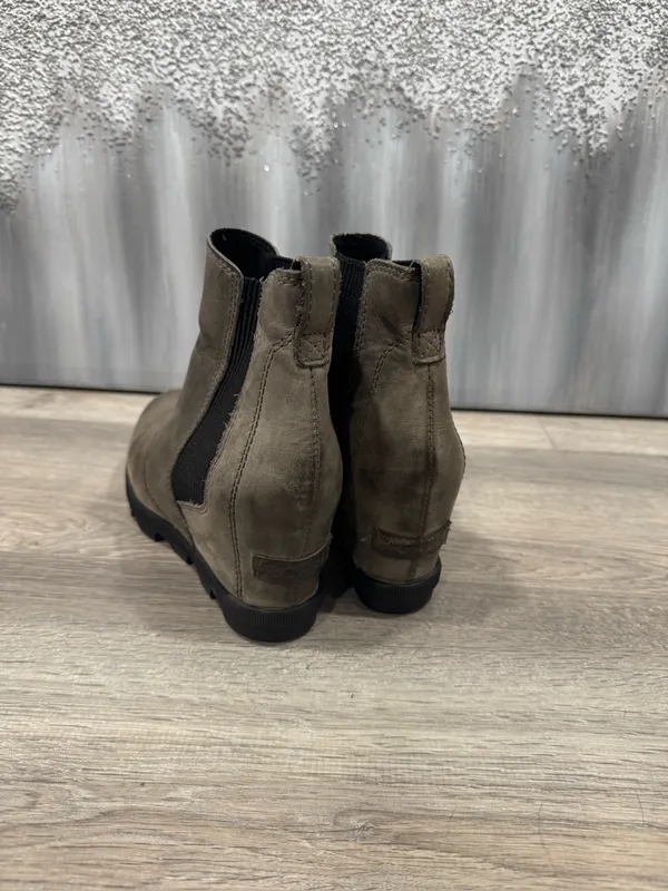 SOREL Joan Of Arctic Wedge Chelsea Boot - Image 4