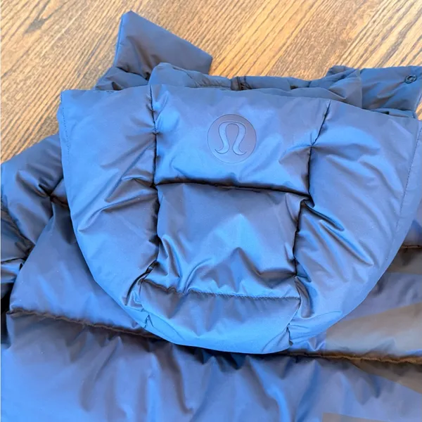 Lululemon Wunder Puff Jacket Wordmark True Navy size 4 NWOT RARE - Image 14