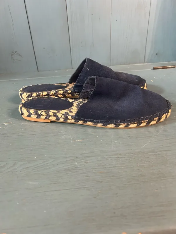 GAP Navy Blue Suede Espadrille Slip-On Mules | Size 8.5 - Image 2