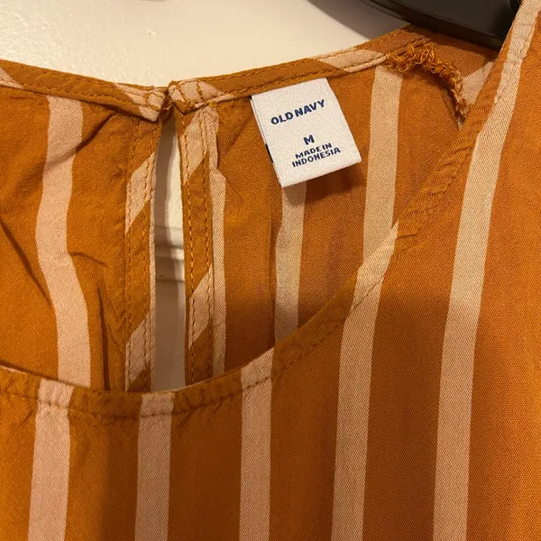 Old Navy tank top - Image 2