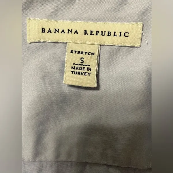 Banana Republic button up shirt. Baby blue. Size S - Image 4