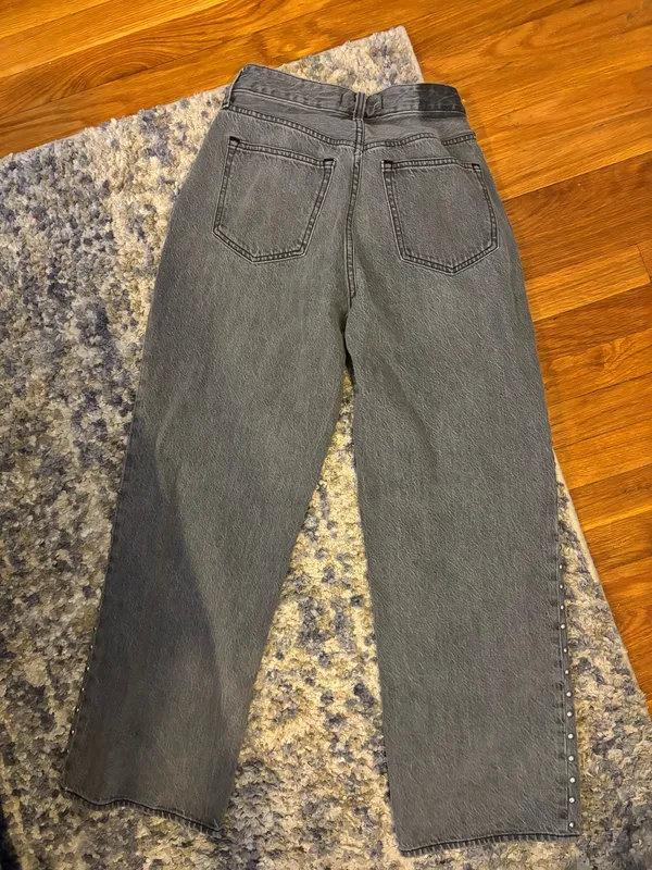 Abercrombie Loose High Rise Studded Jean - Image 4