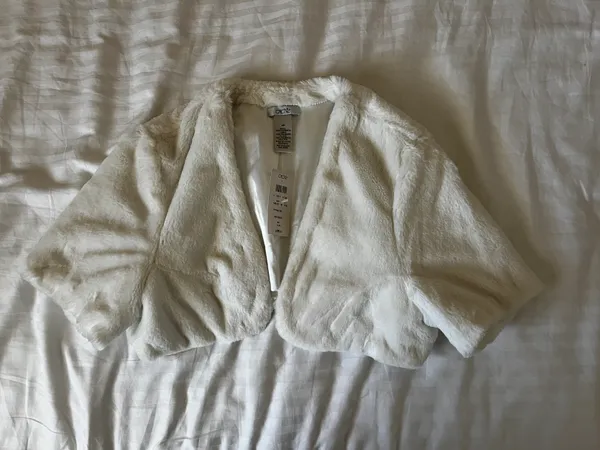 White Fur Shoulder Cover - Image 2