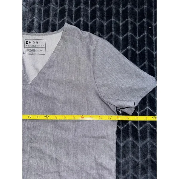 Figs Casma Top Women's Graphite Gray Three Pocket Scrub‎ V-neck Darted Back Sz M - Image 6