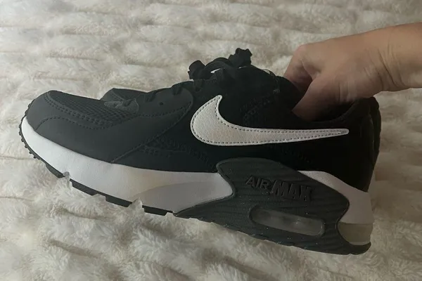 Nike Black and White Comfort Sneakers - Image 2