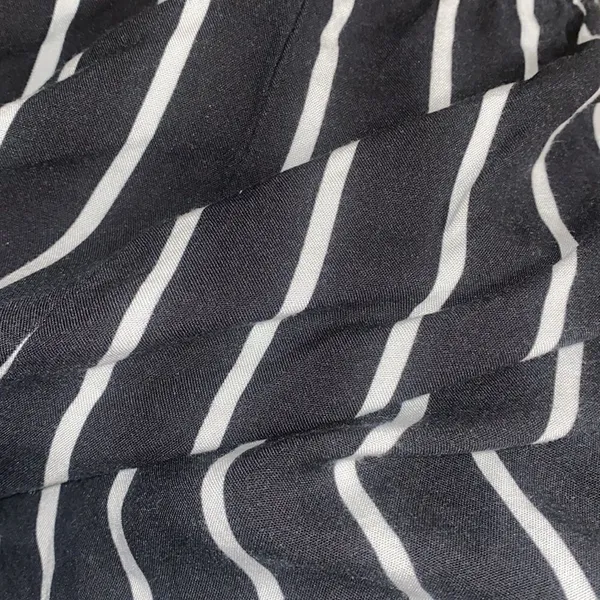 ✨ Divided by H&M Women Black Casual Pants✨ - Image 6