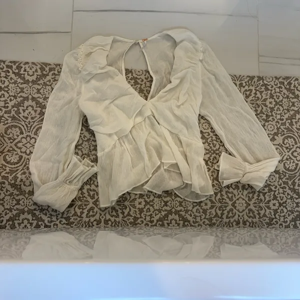 Free People White Ruffle V-Neck Peplum Blouse - Image 8