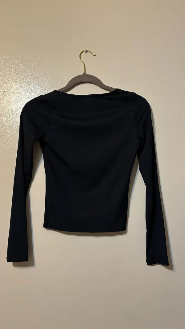 Hollister Black Long Sleeve Top - Image 4