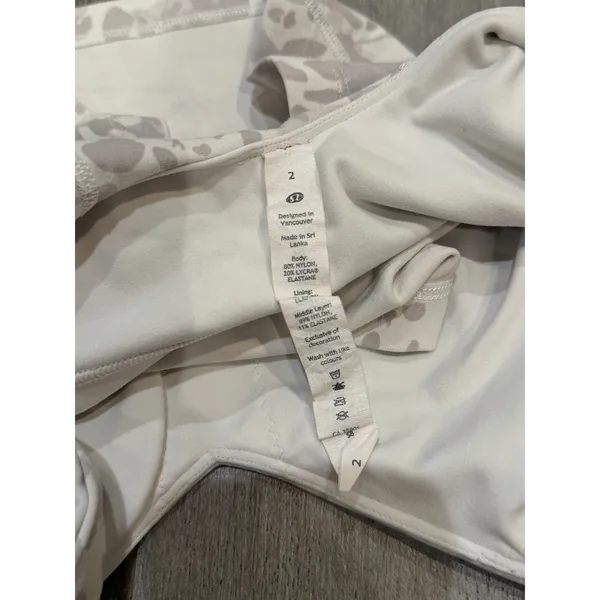 Lululemon Align Tank Top Womens Size 2 Antique White Cheetah Camo Padded Sporty - Image 6