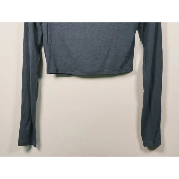 Lululemon Hold Tight Cropped Long Sleeve Shirt Size 6 Blue Ribbed Fitted Casual - Image 9