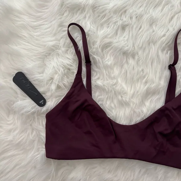 Nike Skims Matte Micro Scoop Sports Bra Currant Size Large - Image 4