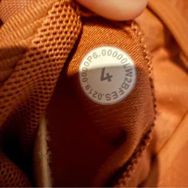 Lululemon Inner Glow Bra Women’s Size 4 Canyon Rock‎ Low Impact Stretch Active - Image 5