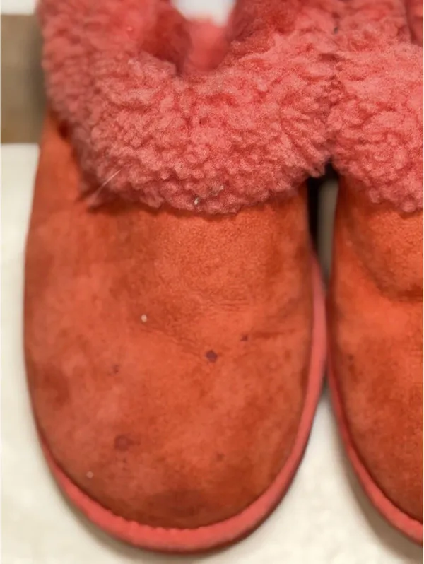 Size US 7 UGG Classic Slipper II Women’ Suede. - Image 7