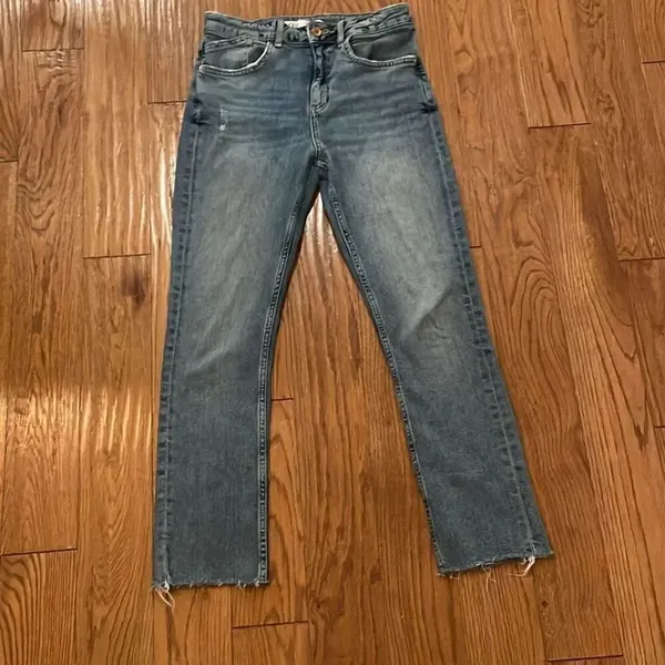 Zara high rise medium wash raw hem skinny jean 6 - Image 3
