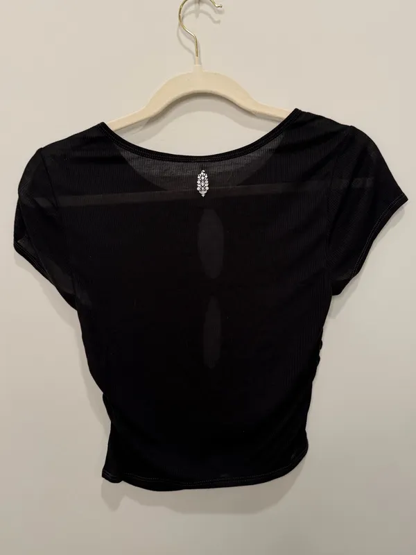 Free People Movement Black Lightweight‎ Ruched Keyhole Crop Top Size Small - Image 4