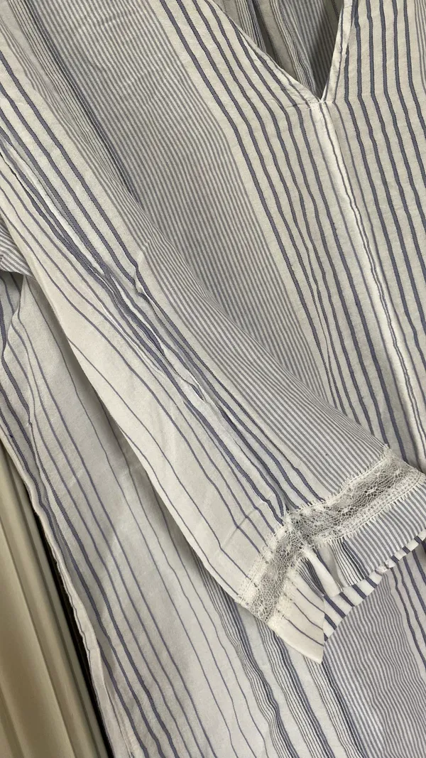 Victoria's Secret Linen Shirt - Image 3