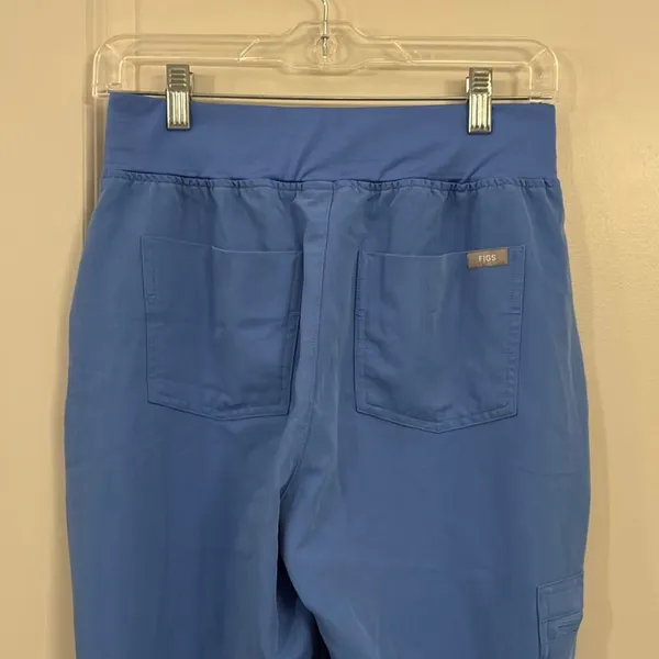 Figs scrub joggers women’s size small/P - Image 3