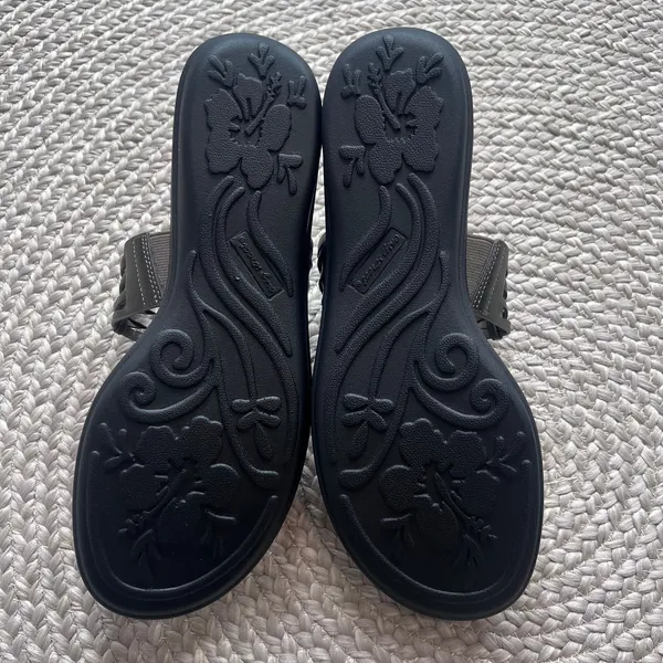 Comfort Wave Sandals Sz 9M - Image 5