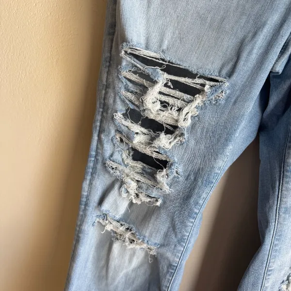 American Eagle Lightwash Super Ripped Jeans - Image 2