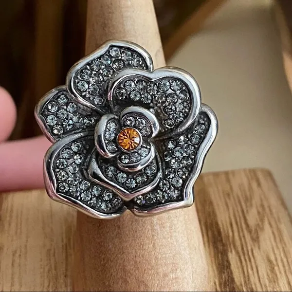 TK316 Stainless Steel Topaz Rhinestone Flower Ring Size 6 - Image 3